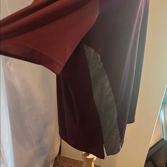 Grand Slam Maroon Polo with Gray Details - Picture 3 of 5